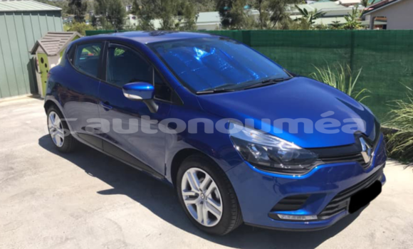 Buy Used Renault Clio Blue Car in Dumbea in Sud