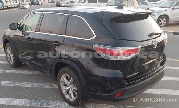 Acheter Import Voiture Toyota Highlander Noir à Import - Dubai, Iles Acheter Import Voiture Toyota Highlander Noir à Import - Dubai, Iles