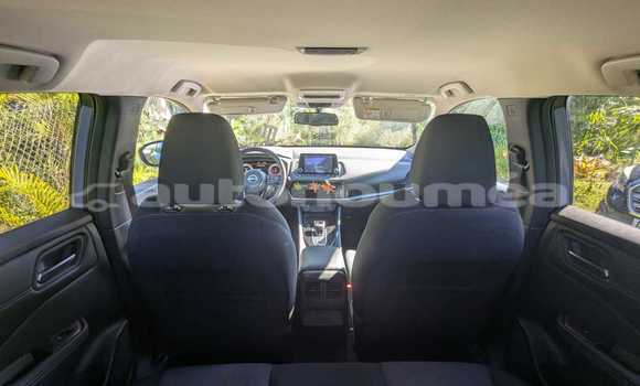 Medium with watermark nissan qashqai sud noumea 4915