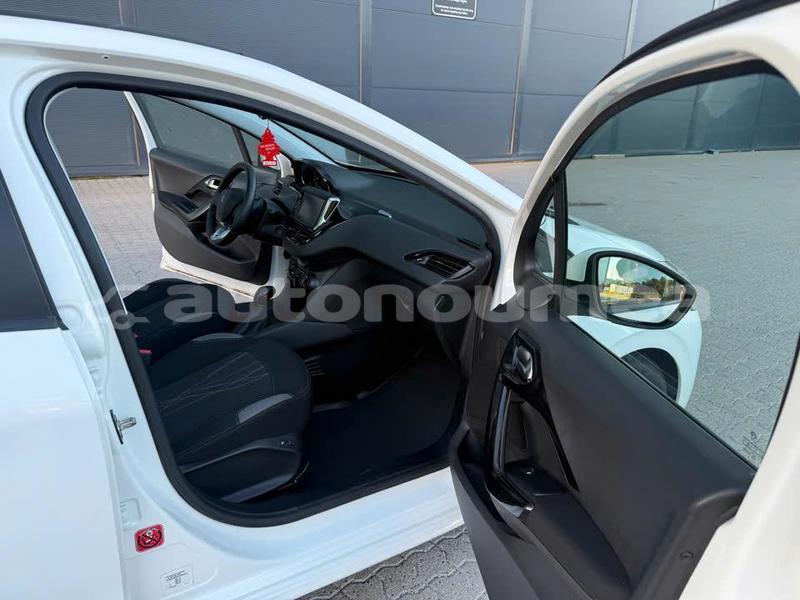 Big with watermark peugeot 208 sud noumea 4920