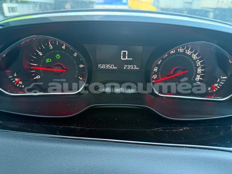 Big with watermark peugeot 208 sud noumea 4920