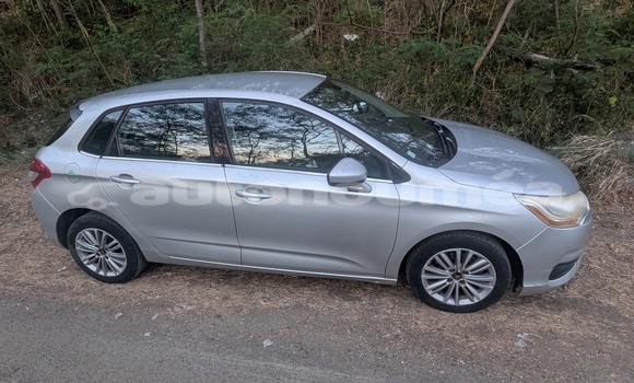 Acheter Occasion Voiture Citroen C4 Gris à Noumea, Sud Acheter Occasion Voiture Citroen C4 Gris à Noumea, Sud