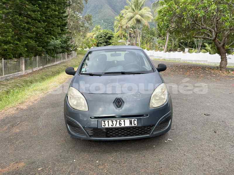 Big with watermark renault twingo sud noumea 4922