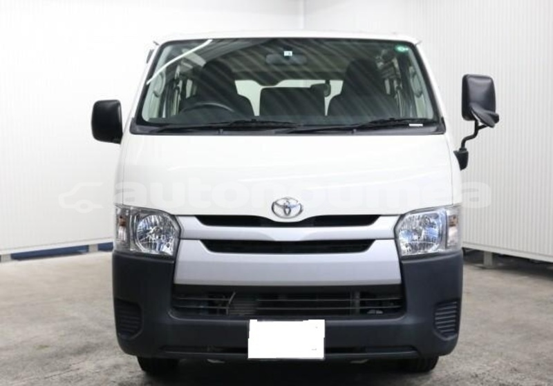 Big with watermark toyota hiace sud noumea 4943