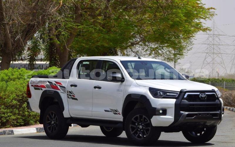 Big with watermark toyota hilux sud noumea 4944