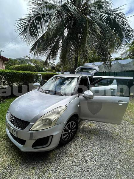 Big with watermark suzuki swift sud noumea 4946