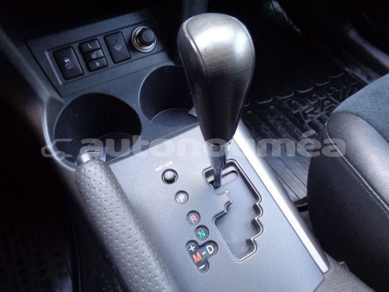 Big with watermark toyota rav4 nord koumac 4947