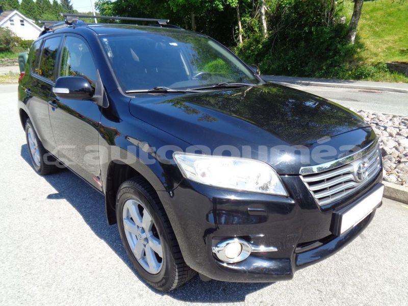 Big with watermark toyota rav4 nord koumac 4947