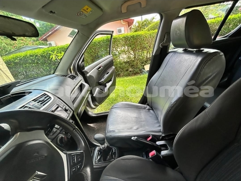 Big with watermark suzuki swift nord poum 4950