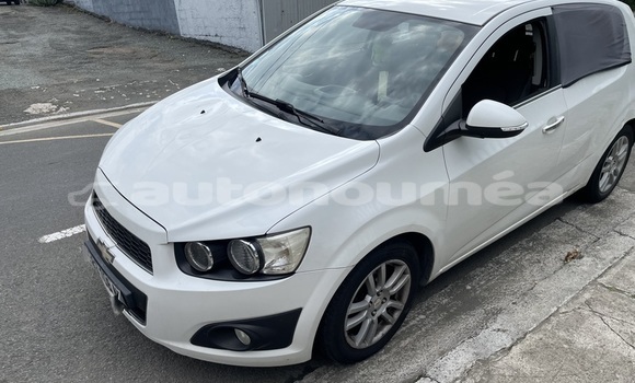 Acheter Occasion Voiture Chevrolet Sonic Blanc à Noumea, Sud