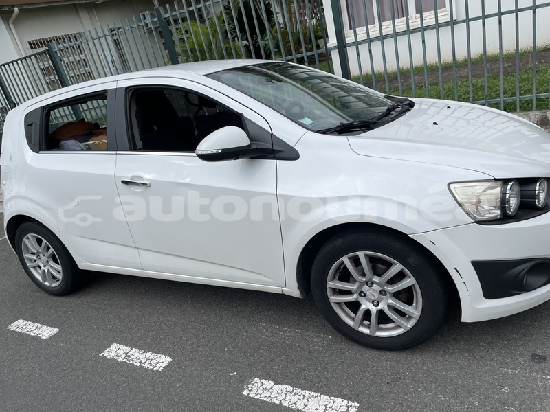 Big with watermark chevrolet sonic sud noumea 4951