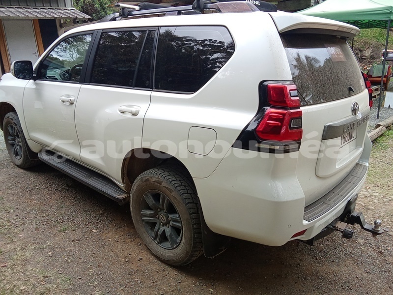 Big with watermark toyota prado sud noumea 4971