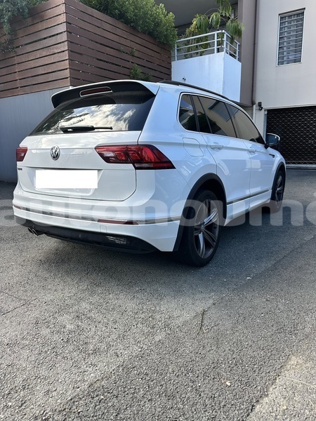 Big with watermark volkswagen tiguan sud noumea 4972