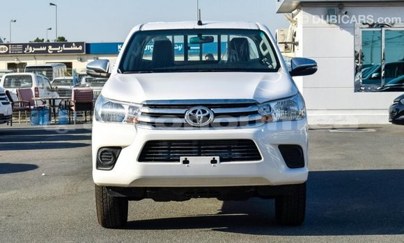 Buy Import Toyota Hilux White Car in Import - Dubai in Iles Buy Import Toyota Hilux White Car in Import - Dubai in Iles