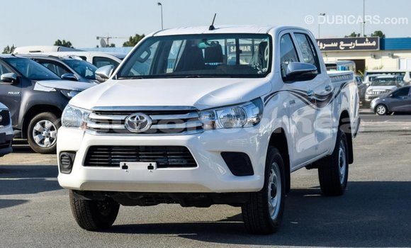 Buy Import Toyota Hilux White Car in Import - Dubai in Iles Buy Import Toyota Hilux White Car in Import - Dubai in Iles