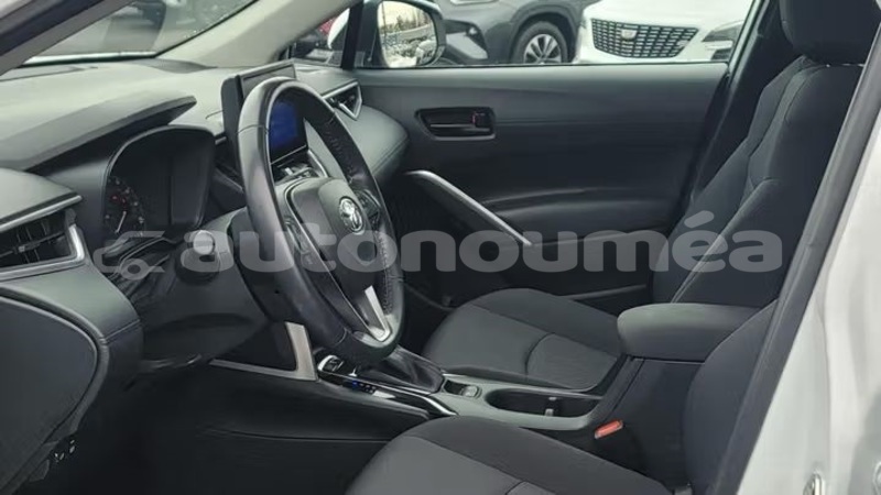 Big with watermark toyota corolla cross sud noumea 4982