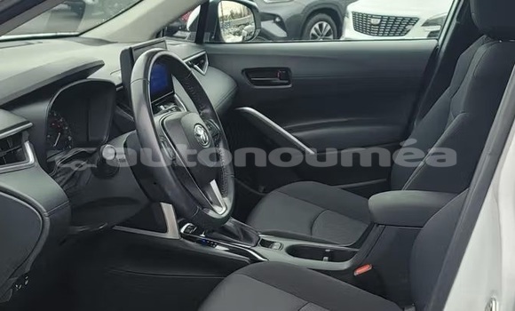 Buy Used Toyota Corolla Cross White Car in Noumea in Sud Buy Used Toyota Corolla Cross White Car in Noumea in Sud