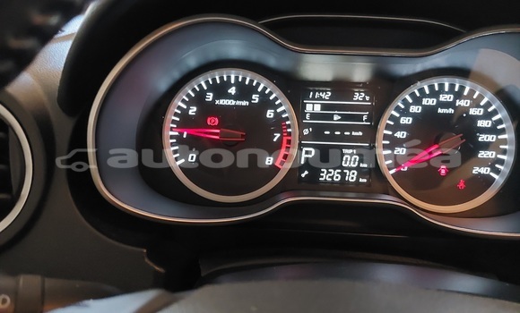 Buy Used FAW Besturn B50 White Car in La Foa in Sud Buy Used FAW Besturn B50 White Car in La Foa in Sud