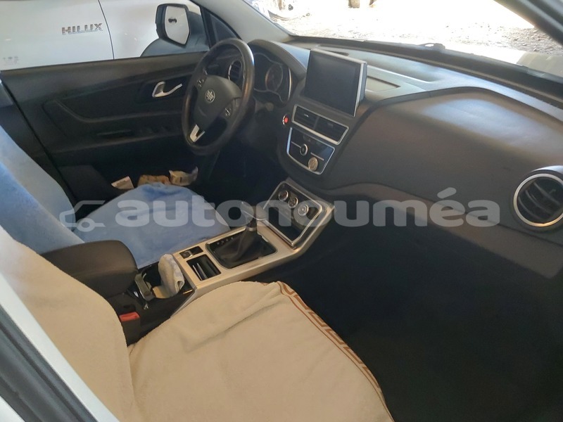 Big with watermark faw besturn b50 sud la foa 4983