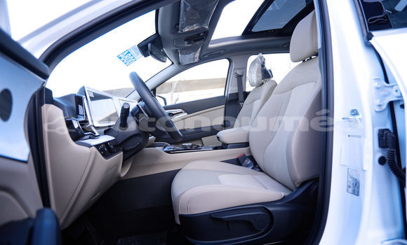 Buy Used Kia Sportage White Car in Noumea in Sud Buy Used Kia Sportage White Car in Noumea in Sud