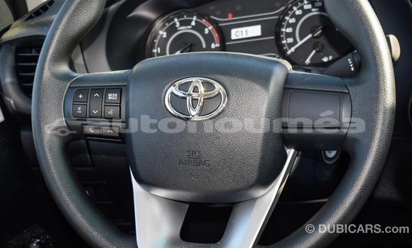 Buy Import Toyota Hilux White Car in Import - Dubai in Iles Buy Import Toyota Hilux White Car in Import - Dubai in Iles