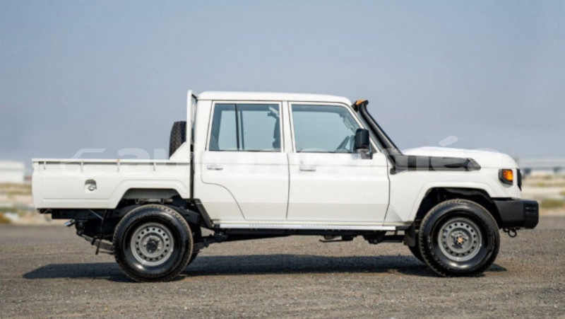 Big with watermark toyota land cruiser sud noumea 4992