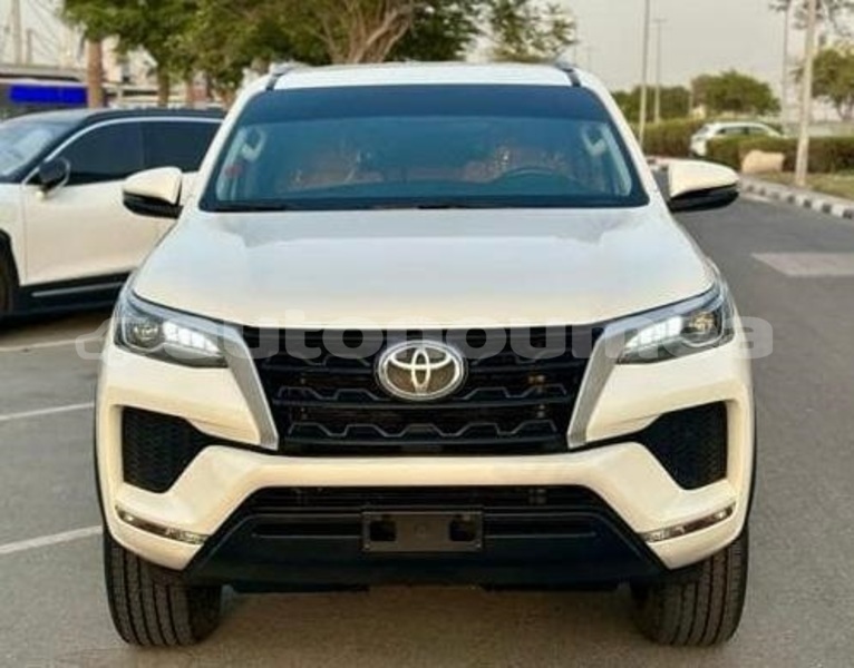 Big with watermark toyota fortuner sud noumea 5005
