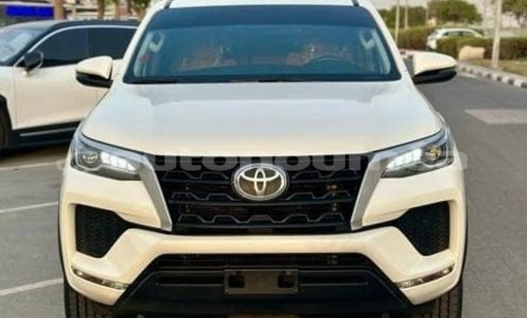 Acheter Occasion Voiture Toyota Fortuner Blanc à Noumea, Sud