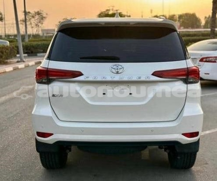 Big with watermark toyota fortuner sud noumea 5005