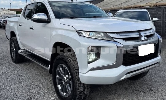 Acheter Occasion Voiture Mitsubishi L200 Blanc à Noumea, Sud
