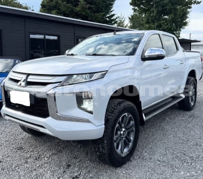 Big with watermark mitsubishi l200 sud noumea 5011