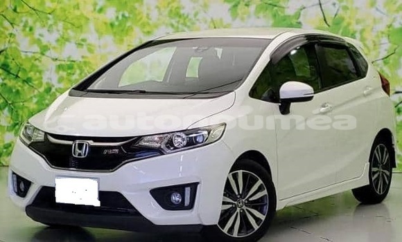 Acheter Occasion Voiture Honda FIT Blanc à Noumea, Sud