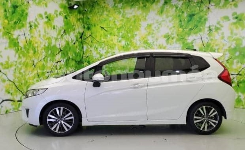 Big with watermark honda fit sud noumea 5013