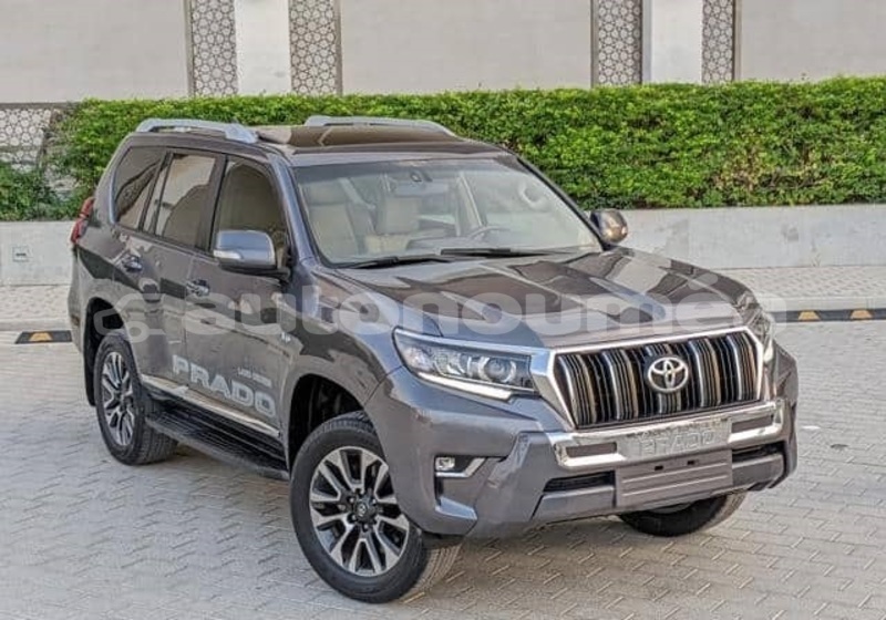 Big with watermark toyota land cruiser prado sud noumea 5014