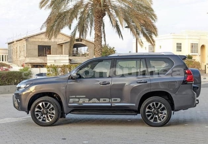 Big with watermark toyota land cruiser prado sud noumea 5014