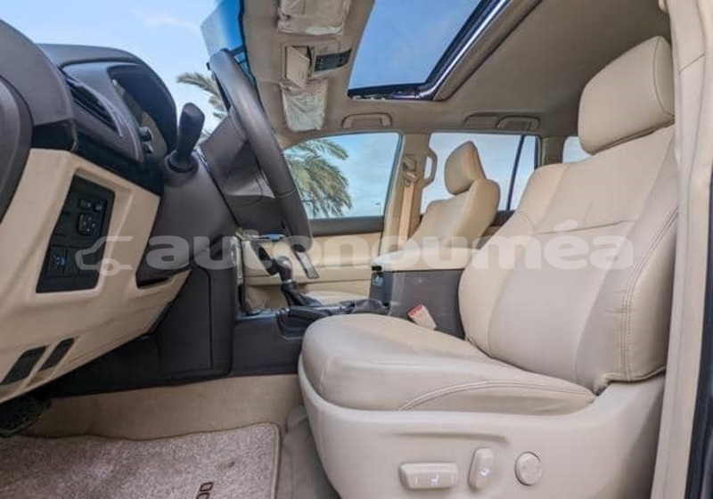 Big with watermark toyota land cruiser prado sud noumea 5014