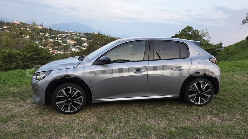 Big with watermark peugeot 208 sud noumea 5030