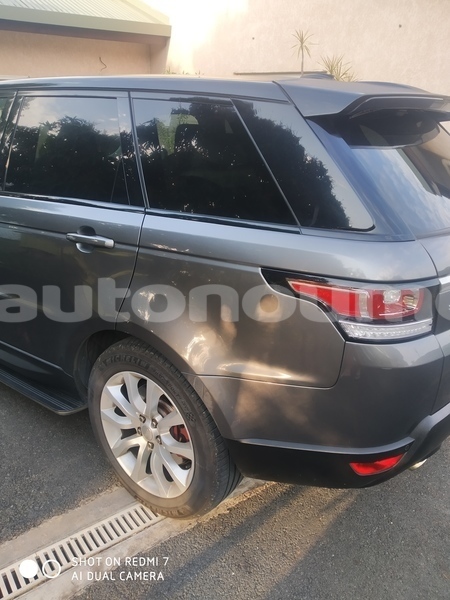 Big with watermark land rover range rover sport sud noumea 5031