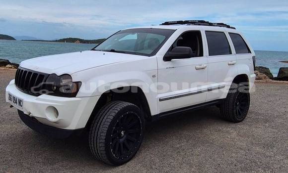 Acheter Occasion Voiture Jeep Cherokee Blanc à Noumea, Sud Acheter Occasion Voiture Jeep Cherokee Blanc à Noumea, Sud