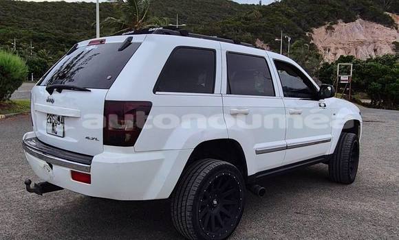 Acheter Occasion Voiture Jeep Cherokee Blanc à Noumea, Sud Acheter Occasion Voiture Jeep Cherokee Blanc à Noumea, Sud