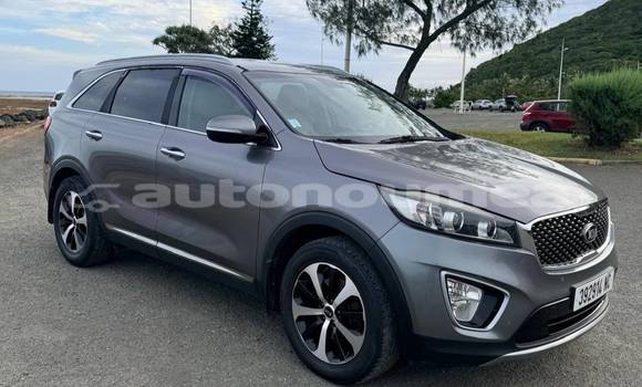 Buy Used Kia Sorrento Silver Car in Noumea in Sud Buy Used Kia Sorrento Silver Car in Noumea in Sud