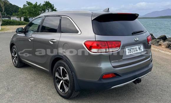 Buy Used Kia Sorrento Silver Car in Noumea in Sud Buy Used Kia Sorrento Silver Car in Noumea in Sud