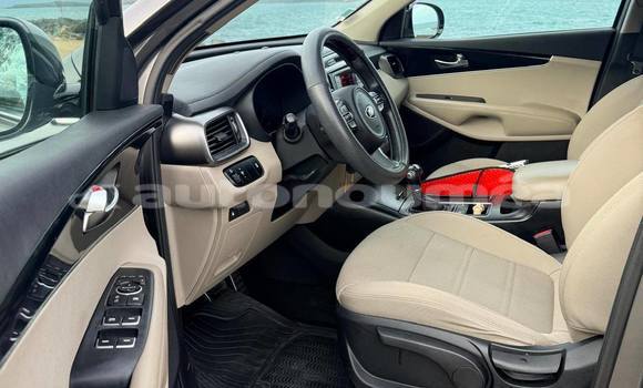 Buy Used Kia Sorrento Silver Car in Noumea in Sud Buy Used Kia Sorrento Silver Car in Noumea in Sud