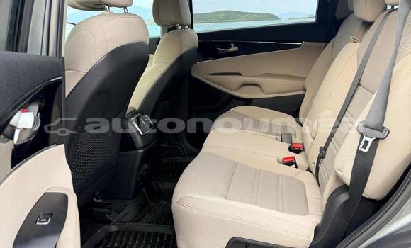 Buy Used Kia Sorrento Silver Car in Noumea in Sud Buy Used Kia Sorrento Silver Car in Noumea in Sud