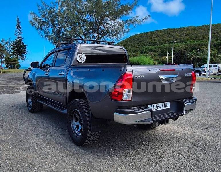 Big with watermark toyota hilux sud noumea 5047