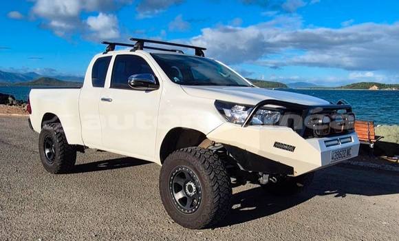 Acheter Occasion Voiture Toyota Hilux Blanc à Noumea, Sud Acheter Occasion Voiture Toyota Hilux Blanc à Noumea, Sud
