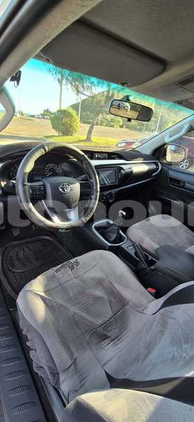 Big with watermark toyota hilux sud noumea 5050