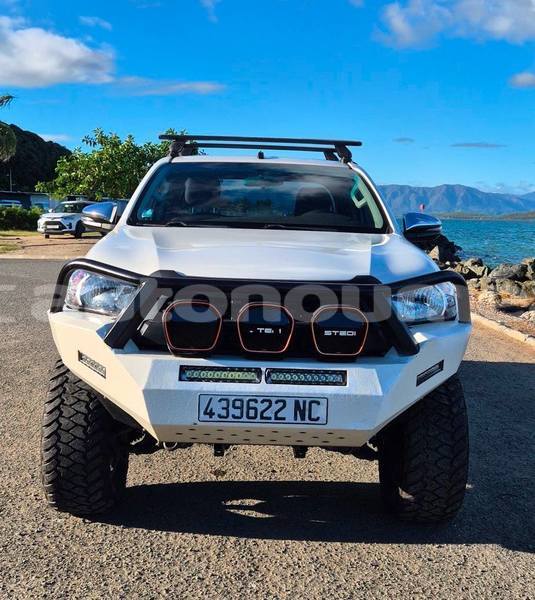 Big with watermark toyota hilux sud noumea 5051