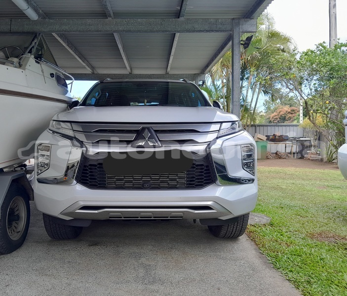 Big with watermark mitsubishi pajero sport sud noumea 5057