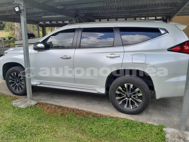 Big with watermark mitsubishi pajero sport sud noumea 5057